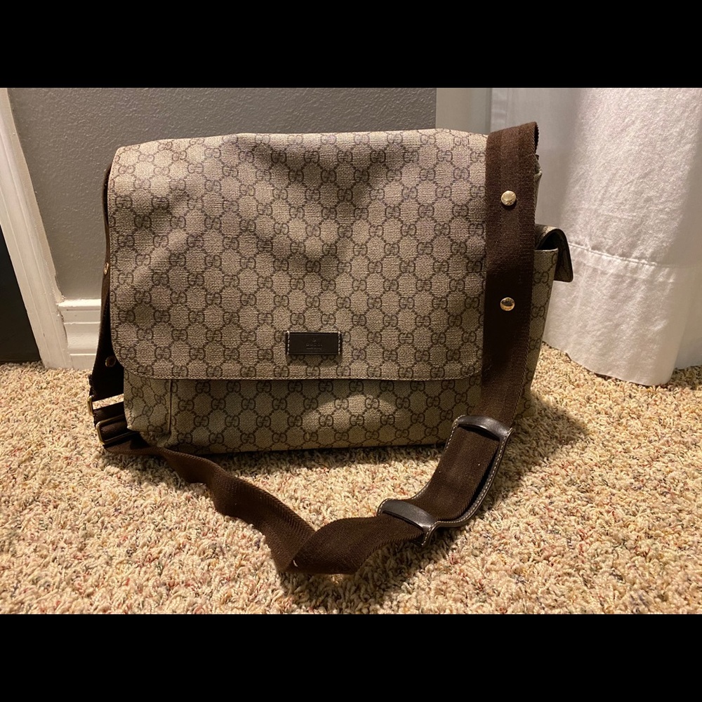 Gucci GG plus messenger diaper/ baby bag